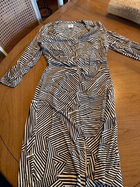 Cabi Black & White Geometric Dress - Women's